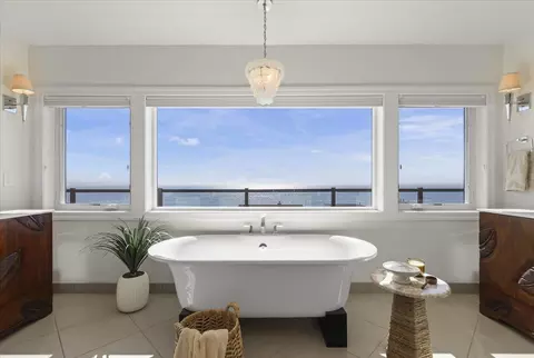 Bath - 1058 Via Tornasol, Aptos, CA 95003 photo 3 of 4