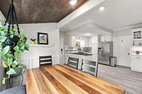 Dining - 307 E 6th St, Gilroy, CA 95020 photo 3 of 4