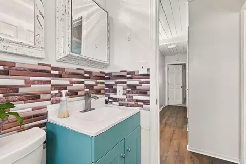 Bath - 1582 Magazine St, Vallejo, CA 94591 photo 1 of 2