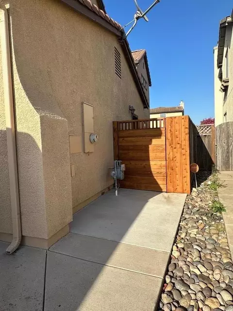 Exterior - 1221 Modena St, Salinas, CA 93905 photo 5 of 21