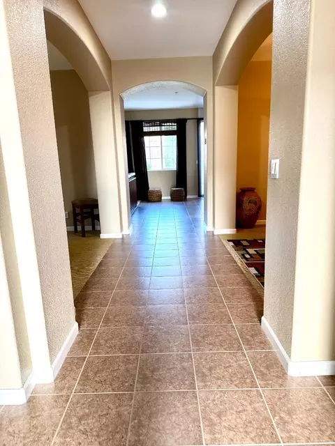 Entry Way - 1221 Modena St, Salinas, CA 93905 photo 2 of 16