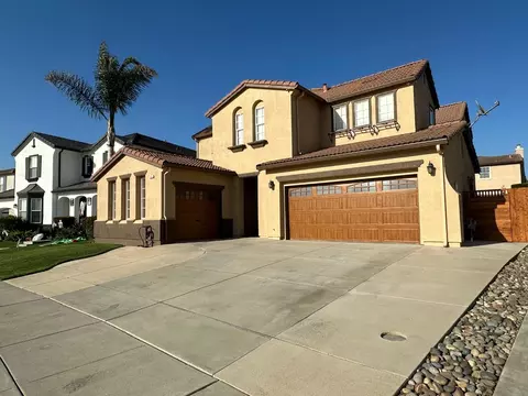 Exterior - 1221 Modena St, Salinas, CA 93905 photo 3 of 21