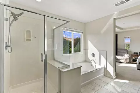 Bath - 5357 Gramercy Cir, Fairfield, CA 94533 photo 2 of 5