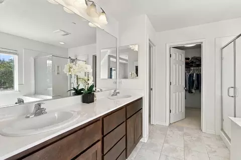 Bath - 5357 Gramercy Cir, Fairfield, CA 94533 photo 3 of 5