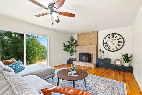 Living - 28 Vista Dr, Salinas, CA 93907 photo 1 of 3