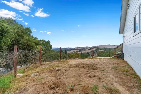 Exterior - 28 Vista Dr, Salinas, CA 93907 photo 8 of 12