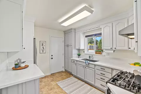 Kitchen - 28 Vista Dr, Salinas, CA 93907 photo 1 of 2