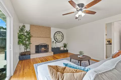 Living - 28 Vista Dr, Salinas, CA 93907 photo 2 of 3