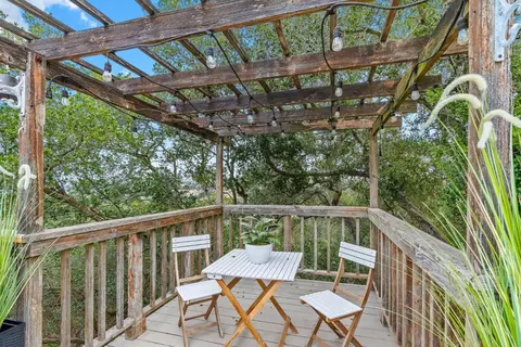 Exterior - 28 Vista Dr, Salinas, CA 93907 photo 5 of 12