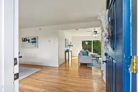 Entry Way - 28 Vista Dr, Salinas, CA 93907 photo 1 of 1