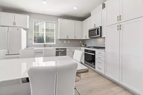 Kitchen - 6385 Paysar Ln, Gilroy, CA 95020 photo 4 of 4