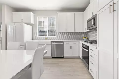Kitchen - 6385 Paysar Ln, Gilroy, CA 95020 photo 2 of 4