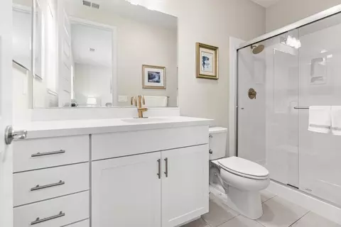 Bath - 6385 Paysar Ln, Gilroy, CA 95020 photo 1 of 6