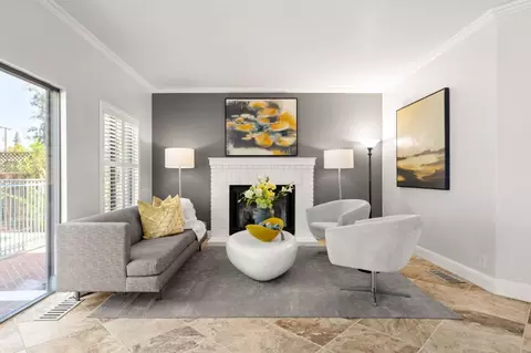 Living - 693 Waltham St, Mountain View, CA 94040 photo 3 of 4