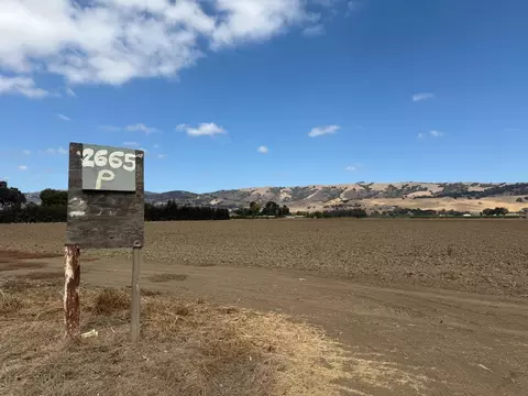 2665 Ferguson Rd, Gilroy, CA 95020 photo 2