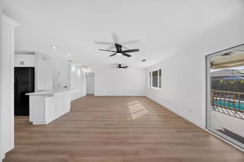 Living - 407 E Richardson Way, Hanford, CA 93230 photo 5 of 5