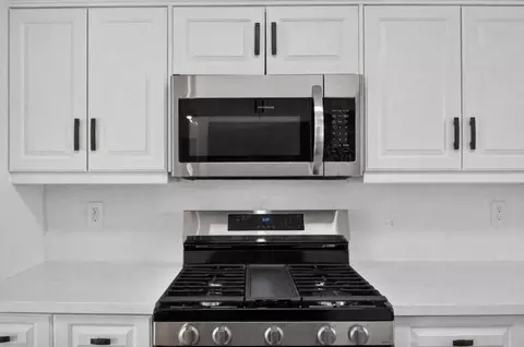 Kitchen - 407 E Richardson Way, Hanford, CA 93230 photo 7 of 7