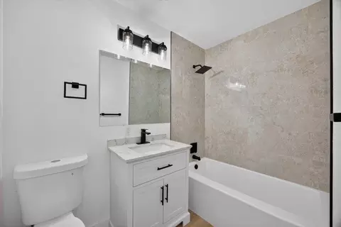 Bath - 407 E Richardson Way, Hanford, CA 93230 photo 2 of 2
