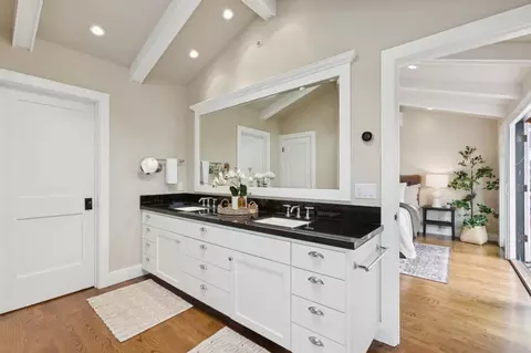 Bath - 331 5th Ave, Carmel, CA 93921 photo 3 of 4