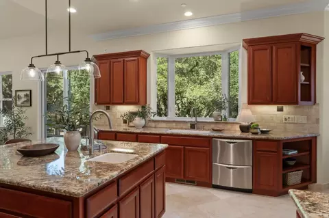 Kitchen - 1991 Lavender Way, Gilroy, CA 95020 photo 4 of 6