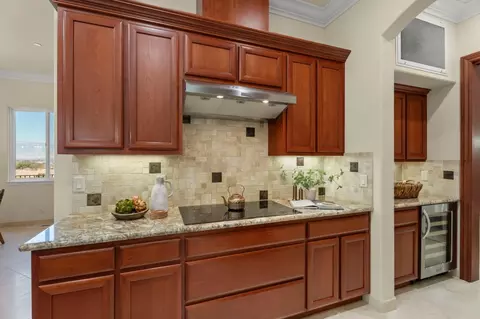 Kitchen - 1991 Lavender Way, Gilroy, CA 95020 photo 6 of 6