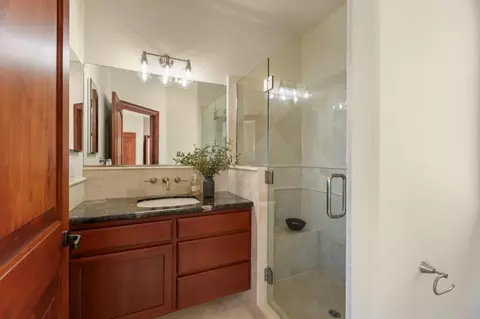 Bath - 1991 Lavender Way, Gilroy, CA 95020 photo 3 of 4