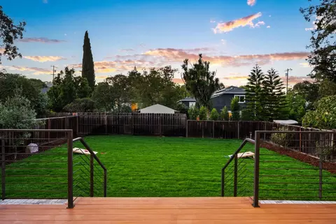 137 Oakview Dr, San Carlos, CA 94070
