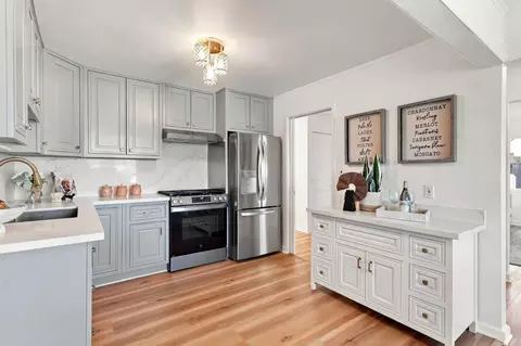 2504 Spring St, Redwood City, CA 94063
