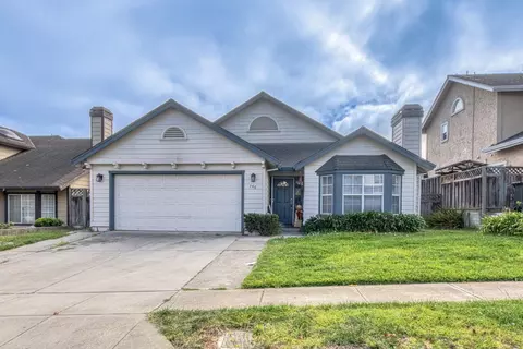 796 Riverton Way, Salinas, CA 93906