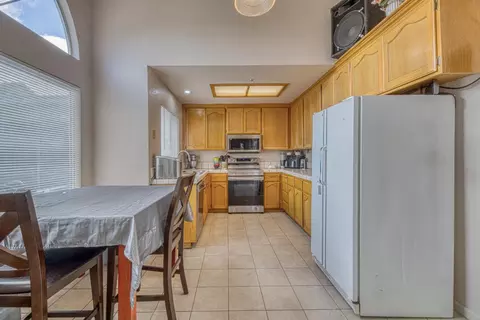 Kitchen - 796 Riverton Way, Salinas, CA 93906 photo 1 of 2