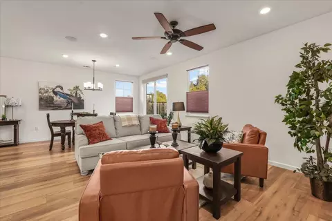 Living - 7050 Vintner Ct, Gilroy, CA 95020 photo 3 of 4