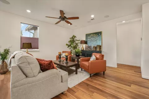 Living - 7050 Vintner Ct, Gilroy, CA 95020 photo 1 of 4