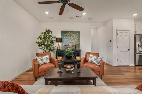 Living - 7050 Vintner Ct, Gilroy, CA 95020 photo 2 of 4