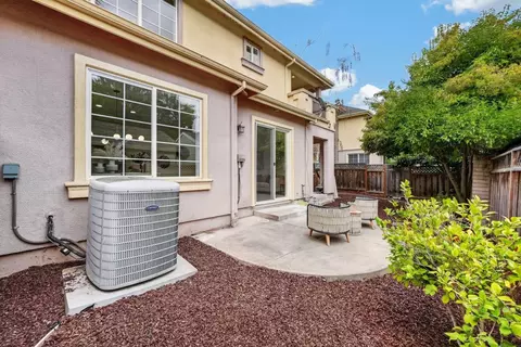Exterior - 1911 Vida Ct, Mountain View, CA 94043 photo 3 of 9