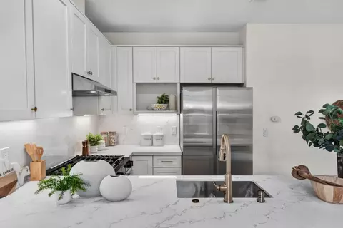 Kitchen - 1911 Vida Ct, Mountain View, CA 94043 photo 3 of 4