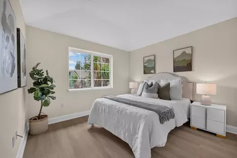 Bedroom - 1911 Vida Ct, Mountain View, CA 94043 photo 5 of 7