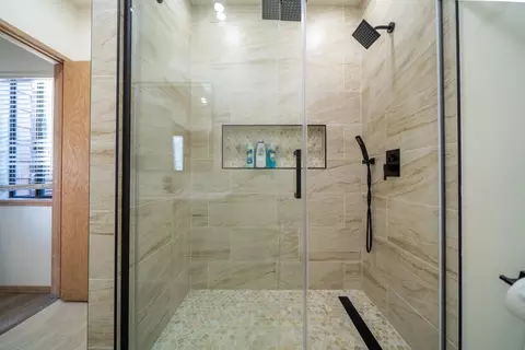 Bath - 98 Cormorant Way, Watsonville, CA 95076 photo 7 of 9