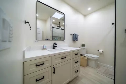 Bath - 98 Cormorant Way, Watsonville, CA 95076 photo 8 of 9
