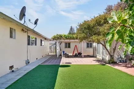Exterior - 2 Perez Cir, Salinas, CA 93906 photo 10 of 10