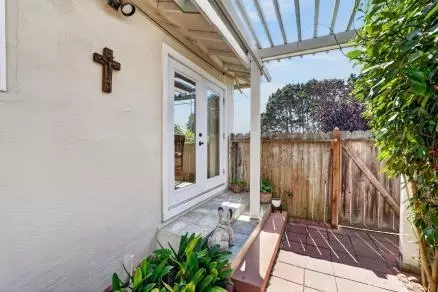 Exterior - 2 Perez Cir, Salinas, CA 93906 photo 6 of 10
