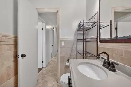 Bath - 2 Perez Cir, Salinas, CA 93906 photo 3 of 3