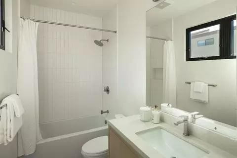 Bath - 16 Fourth St, Los Altos, CA 94022 photo 2 of 3