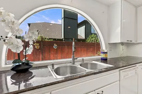 Kitchen - 1860 Cisco Ln, Santa Cruz, CA 95062 photo 2 of 3