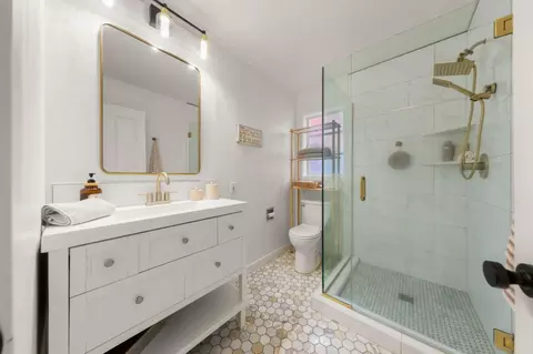 Bath - 415 37th Ave, Santa Cruz, CA 95062 photo 1 of 1
