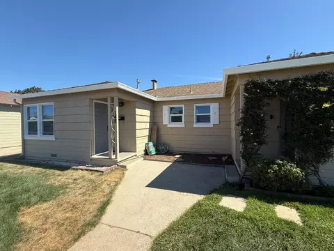 Exterior - 146 Rodeo Ave, Salinas, CA 93906 photo 3 of 5
