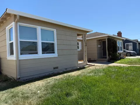 Exterior - 146 Rodeo Ave, Salinas, CA 93906 photo 2 of 5
