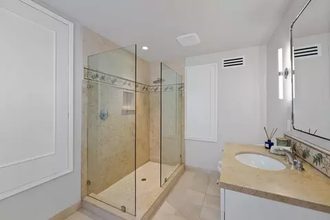 Bath - 25865 N Mesa Dr, Carmel, CA 93923 photo 3 of 3