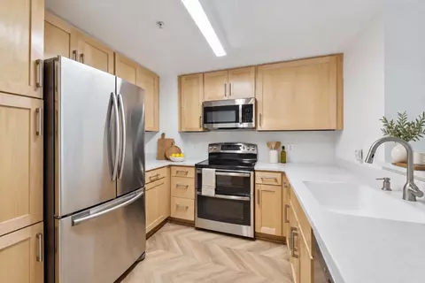 Kitchen - 555 10th St 102, Oakland, CA 94607 photo 3 of 6