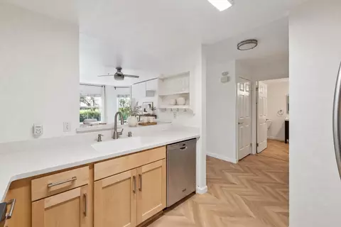 Kitchen - 555 10th St 102, Oakland, CA 94607 photo 5 of 6