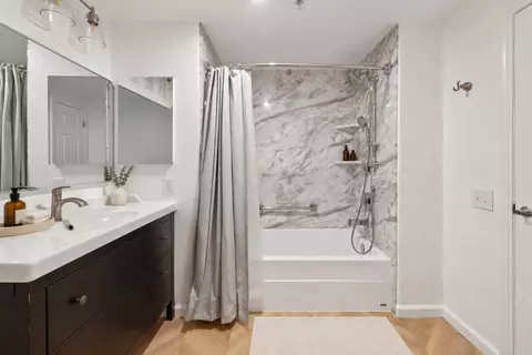Bath - 555 10th St 102, Oakland, CA 94607 photo 3 of 6